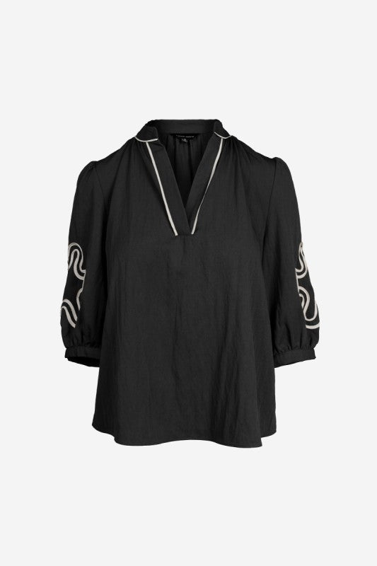 3/4 Sleeve Abstract Applique Blouse